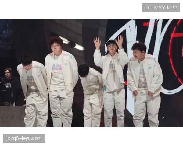 沙勒罗瓦防守稳固状态回暖，新赛季展现强劲竞争力