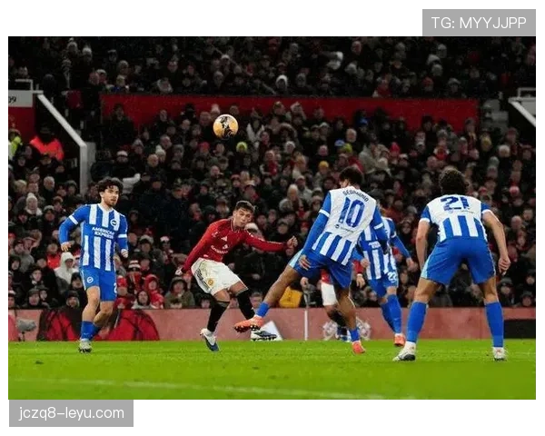 萨拉戈萨逼抢体系惊艳亮相，引领足球战术新潮流