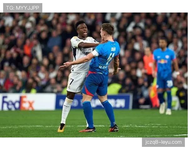 维尼修斯为何屡陷争议：比赛风格与关键战表现解析