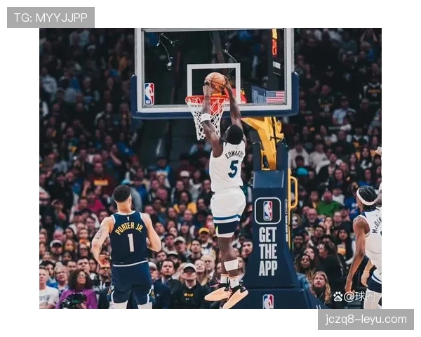 萨卡赛场像英雄，下了场像隔壁大男孩——他的工资单我真的不配看